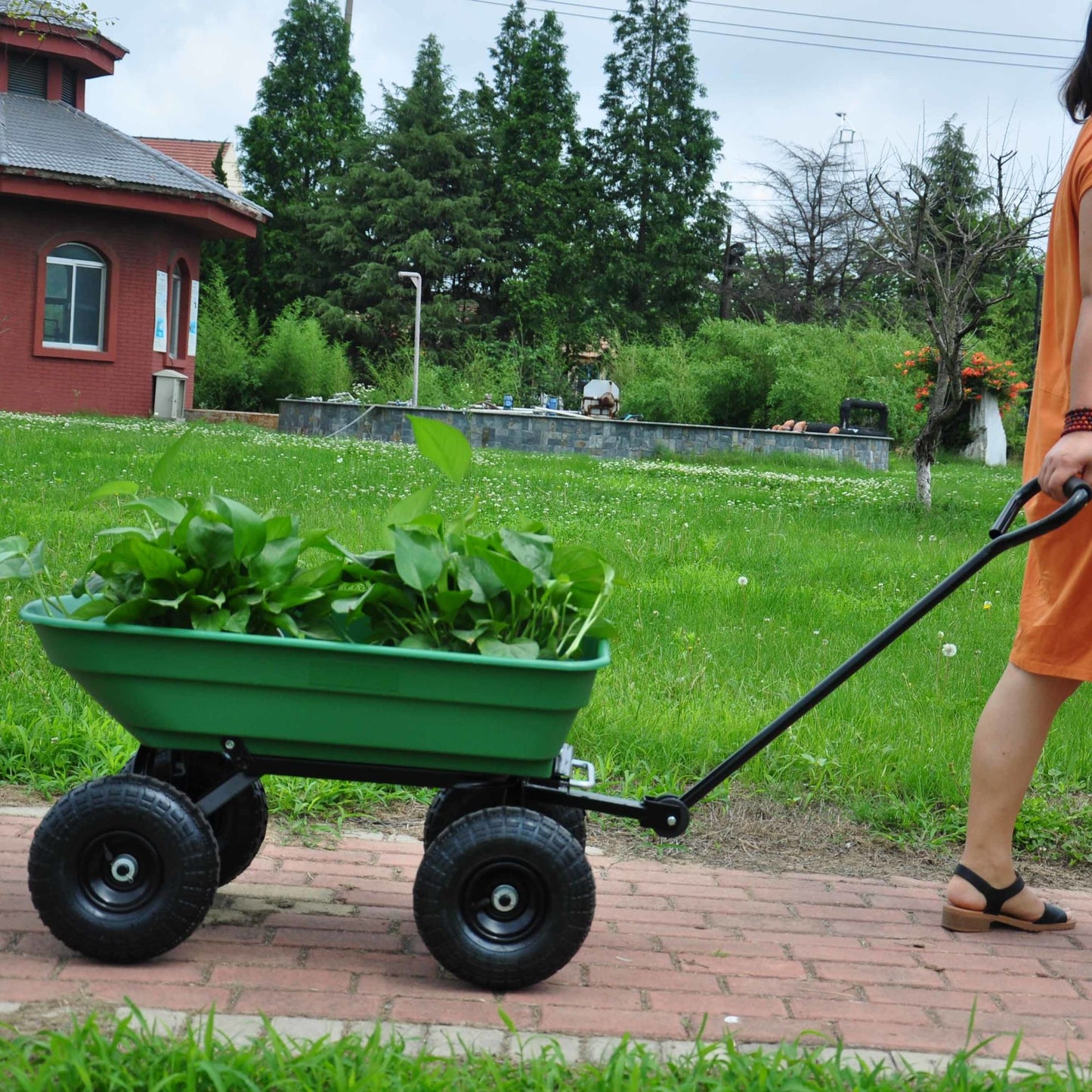 Folding Poly Garden dump truck with steel frame, 10 inches