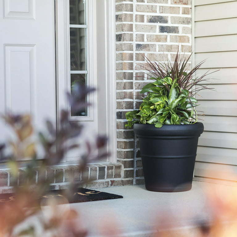 2 Pack Black Round Indoor Outdoor Plastic Plant Pots